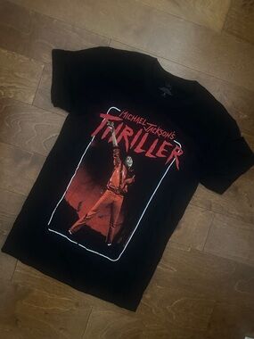 Michael Jackson Thriller Graphic Tee - Black/Red